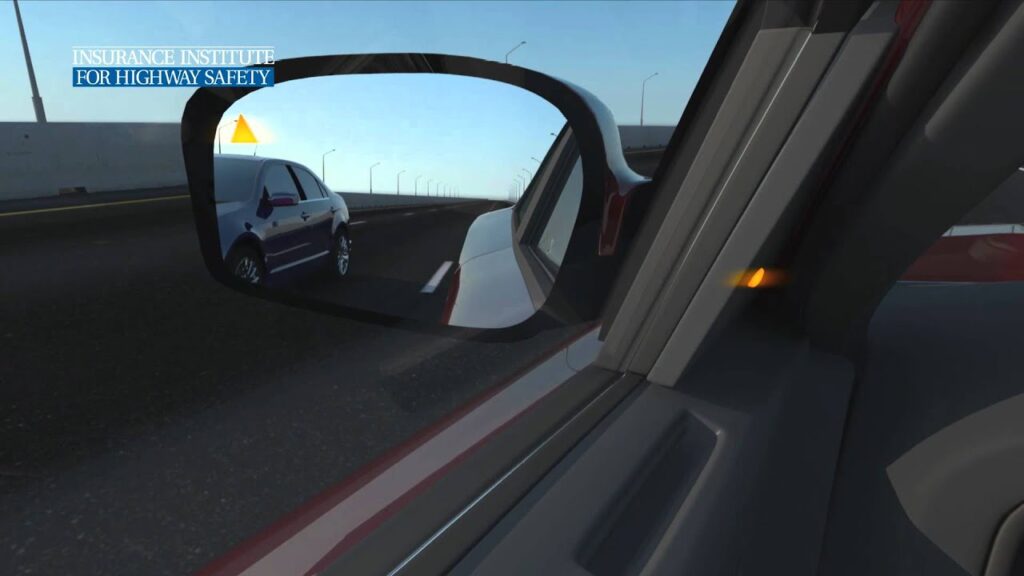 How to Diagnose a Blind Spot Indicator Mirror