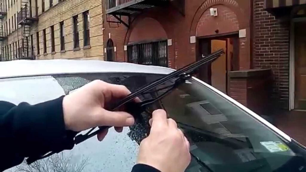 How to Change Wiper Blades on Hyundai Tucson