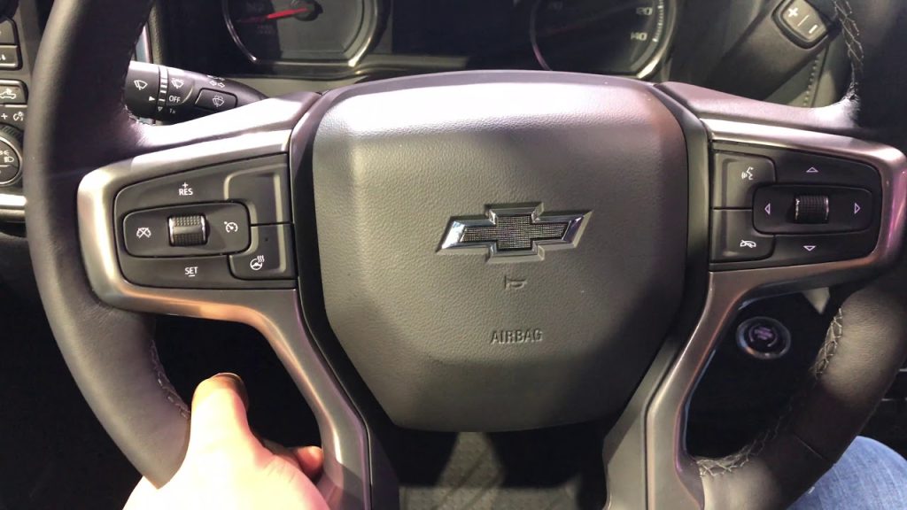 How to Straighten Steering Wheel on Chevy Truck