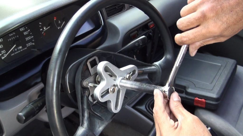 How to Take off the Steering Wheel