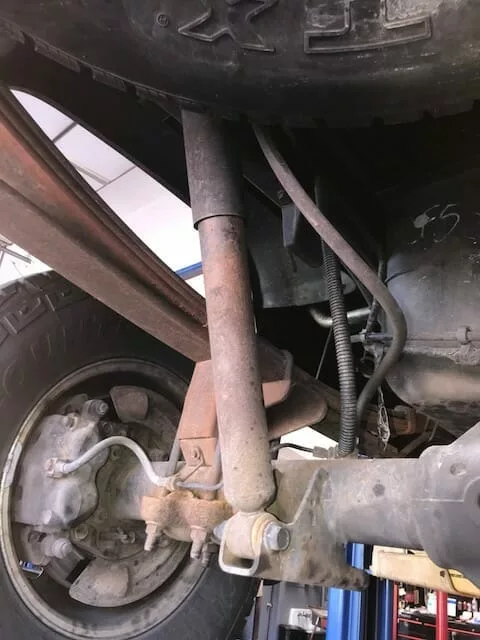 Do Cars Have Both Shocks And Struts