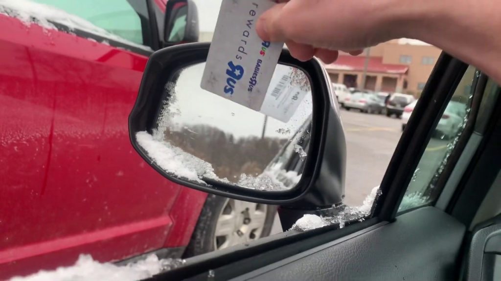 How to Get Ice off Side Mirrors