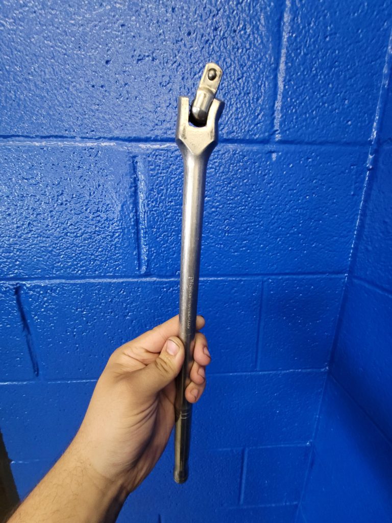 What Size Breaker Bar for Lug Nuts