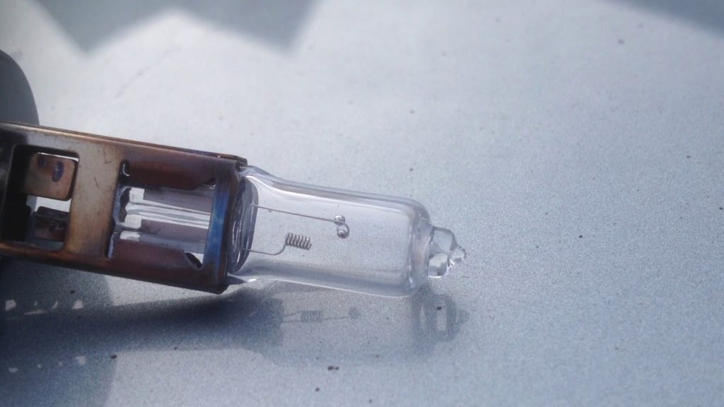 How to Tell If a Headlight Bulb is Blown